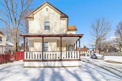 Backyard, Exterior, Facade, Queen Anne Victorian