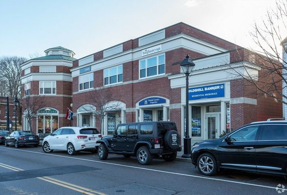 Exterior, Facade, Brick Facade, Rowhouse