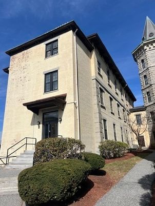 Exterior, Facade, Mediterranean