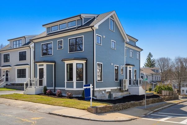 Exterior, Facade, Queen Anne Victorian