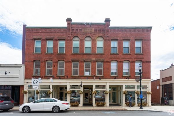 Exterior, Facade, Rowhouse