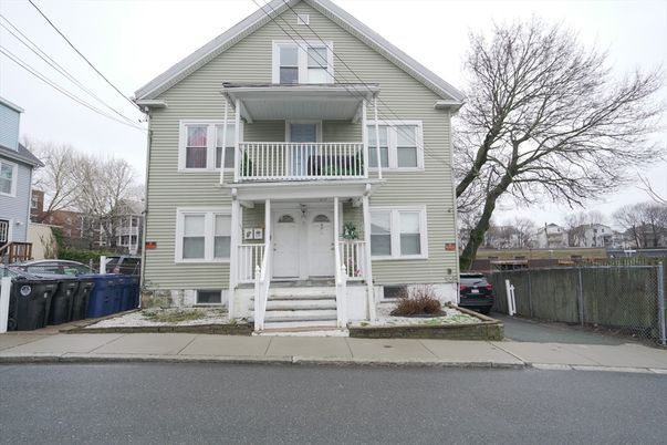 Exterior, Facade, Queen Anne Victorian