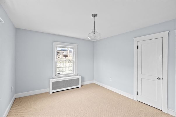 Empty room, Interior, Pendant Lights