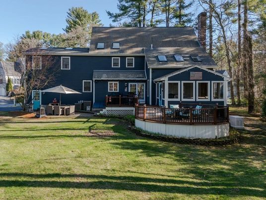 Backyard, Exterior, Facade, American Foursquare