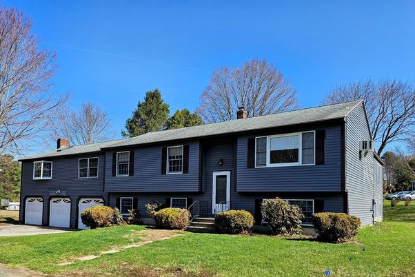 Attached, Exterior, Facade, Raised Ranch