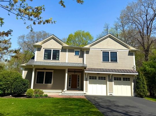 Attached, Exterior, Facade, Farmhouse