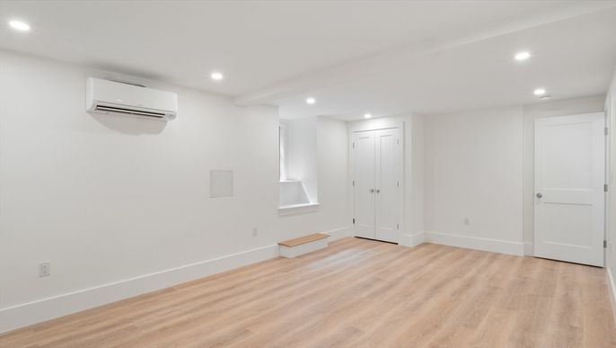 Empty room, Interior, Recessed Lighting, Wood Texture Flooring