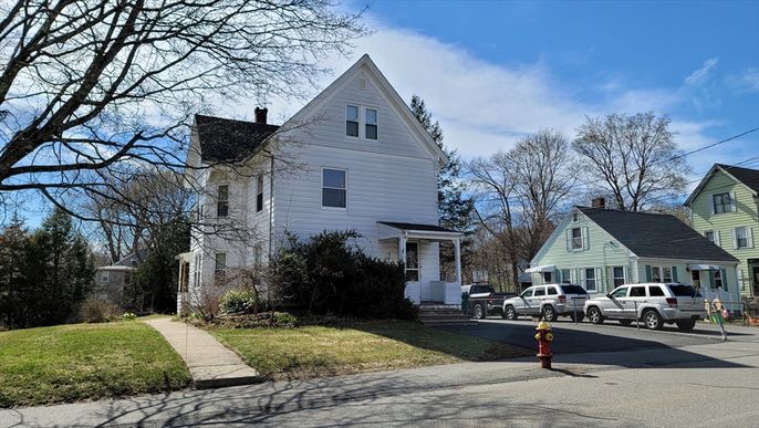 Exterior, Facade, Queen Anne Victorian
