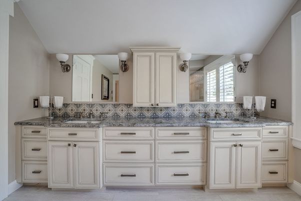 Bathroom, Dual Sink Vanities, Interior
