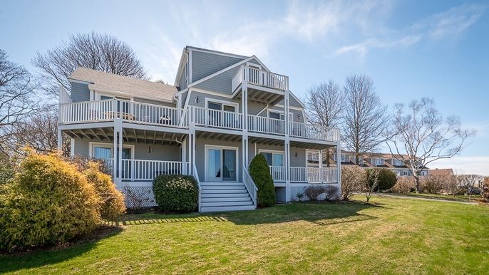 Backyard, Exterior, Facade, Queen Anne Victorian