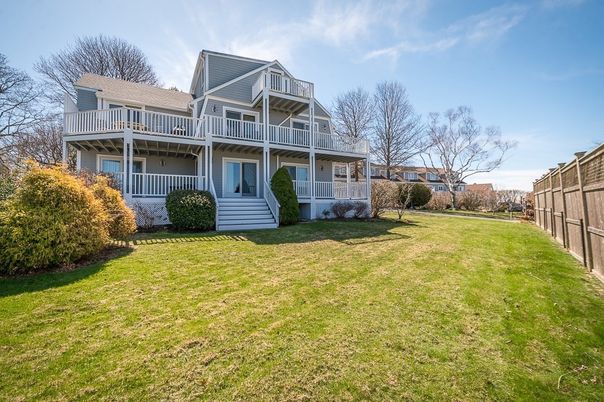 Backyard, Exterior, Facade, Queen Anne Victorian