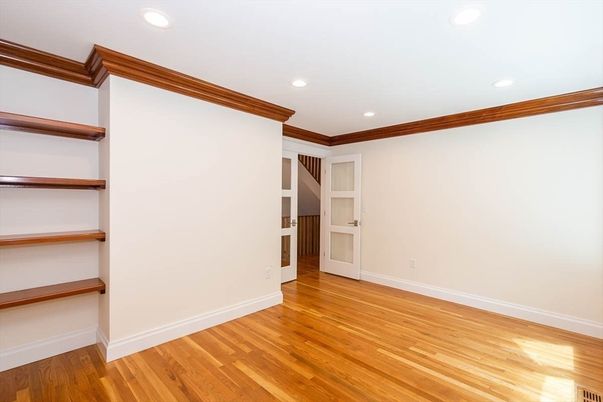 Empty room, Interior, Recessed Lighting, Wood Texture Flooring