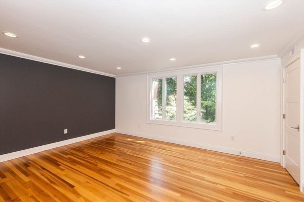 Empty room, Interior, Recessed Lighting, Wood Texture Flooring