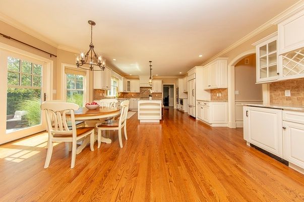 Chandelier, Dining room, Interior, Kitchen, Pendant Lights, Recessed Lighting, Wood Texture Flooring
