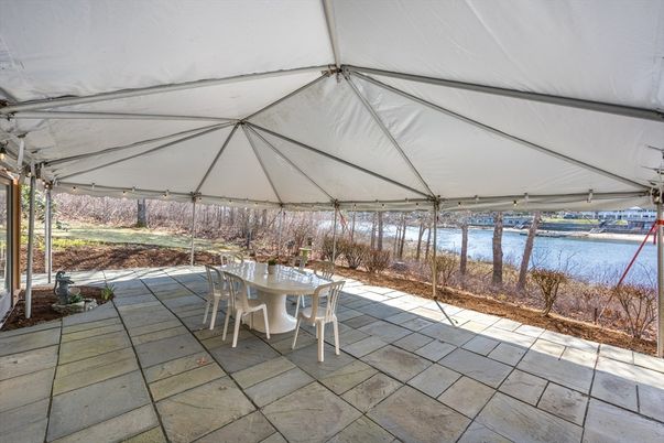 Exterior, Sun Room, Water