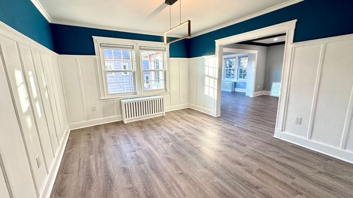 Empty room, Interior, Pendant Lights, Wood Texture Flooring