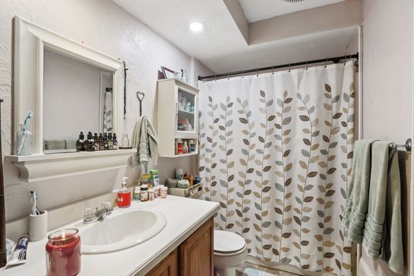 Bathroom, Interior, Recessed Lighting
