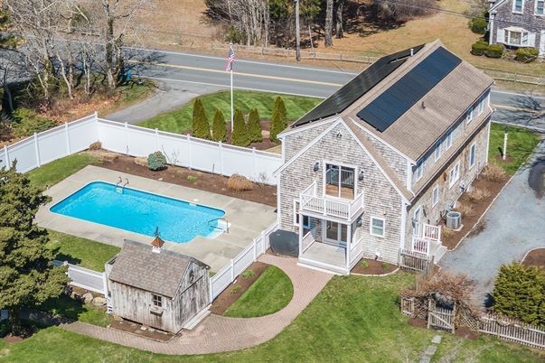 Exterior, Drone