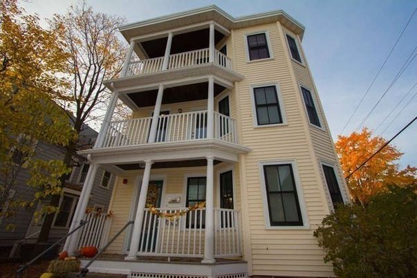 Exterior, Facade, Queen Anne Victorian