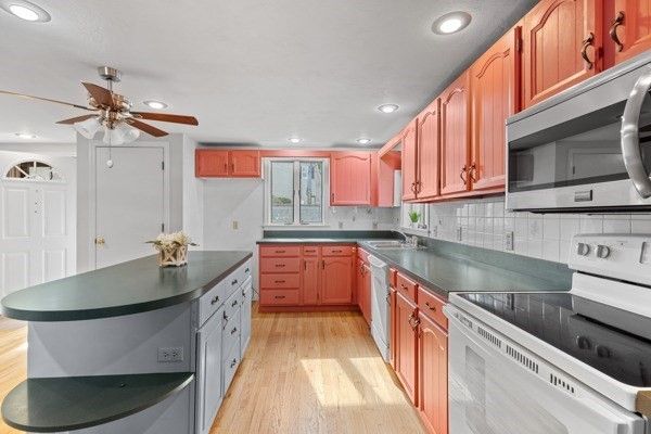 Interior, Kitchen, Recessed Lighting, Wood Texture Flooring