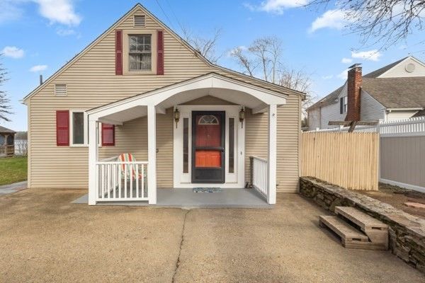 Exterior, Facade, None