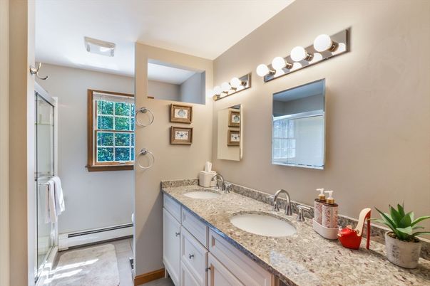 Bathroom, Dual Sink Vanities, Interior