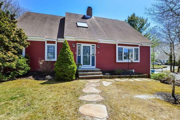 Exterior, Facade, Cape Cod