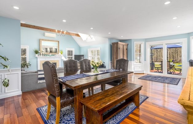 Dining room, Fireplace, Interior, Recessed Lighting, Wood Texture Flooring