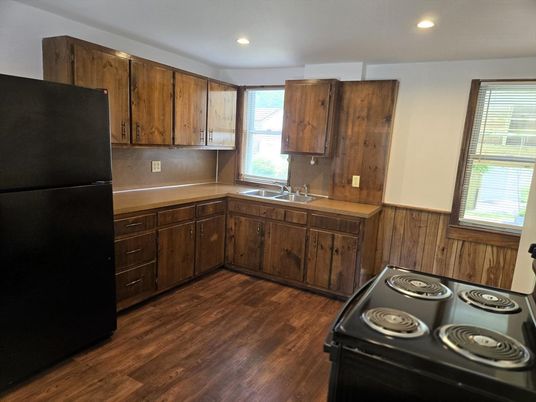 Interior, Kitchen, Recessed Lighting, Wood Texture Flooring