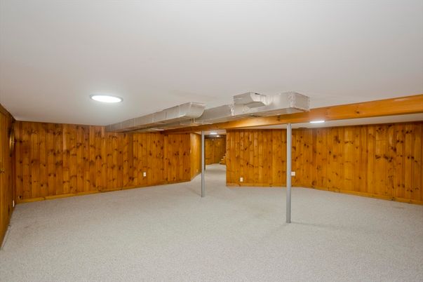 Empty room, Interior, Recessed Lighting, Wooden Walls