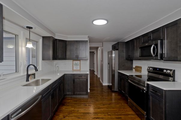 Interior, Kitchen, Pendant Lights, Wood Texture Flooring