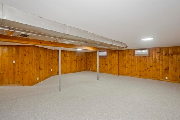 Empty room, Interior, Recessed Lighting, Wooden Walls
