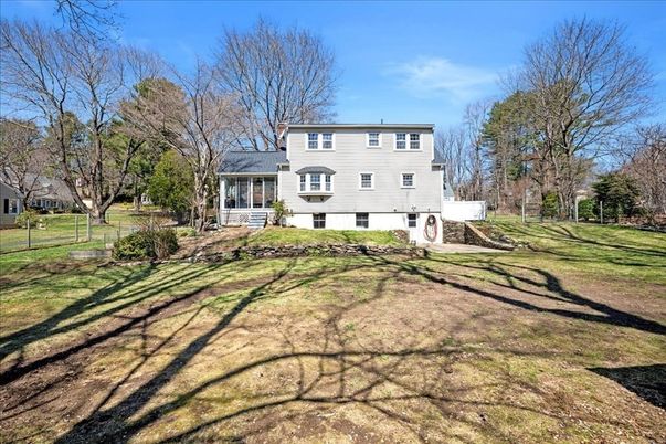Backyard, Exterior, Facade, Split Level