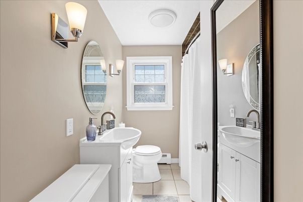 Bathroom, Dual Sink Vanities, Interior