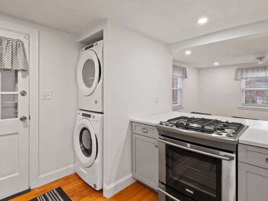Interior, Recessed Lighting, Utility Closets, Washer, Wood Texture Flooring