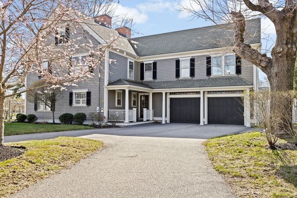 Attached, Exterior, Facade, Cape Cod