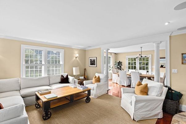 Dining room, Interior, Living room, Pendant Lights, Recessed Lighting, Wood Texture Flooring