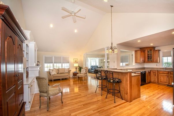 Interior, Kitchen, Living room, Pendant Lights, Recessed Lighting, Wood Texture Flooring