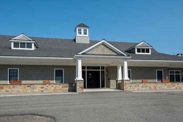 Exterior, Facade, Ranch