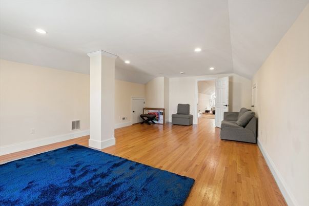 Interior, Recessed Lighting, Wood Texture Flooring