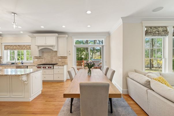 Dining room, Interior, Kitchen, Pendant Lights, Recessed Lighting, Wood Texture Flooring