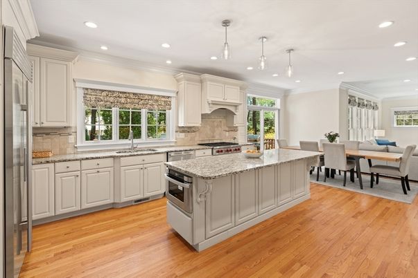Dining room, Interior, Kitchen, Pendant Lights, Recessed Lighting, Stainless Steel Appliances, Wood Texture Flooring