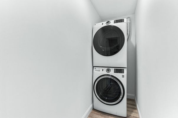 Interior, Utility Closets, Washer, Wood Texture Flooring