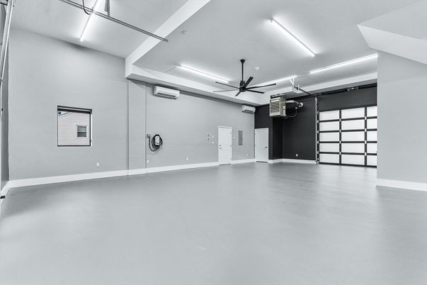 Garage, Interior