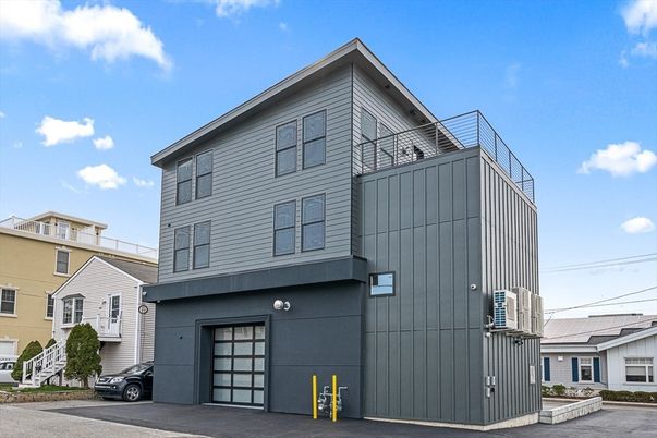 Attached, Exterior, Facade, Modern