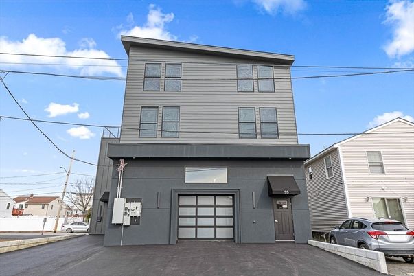 Attached, Exterior, Facade, Modern