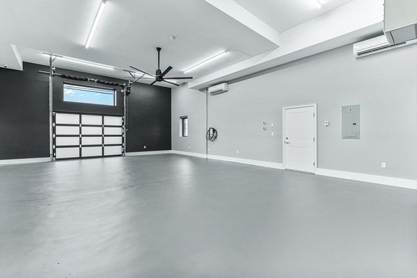 Garage, Interior