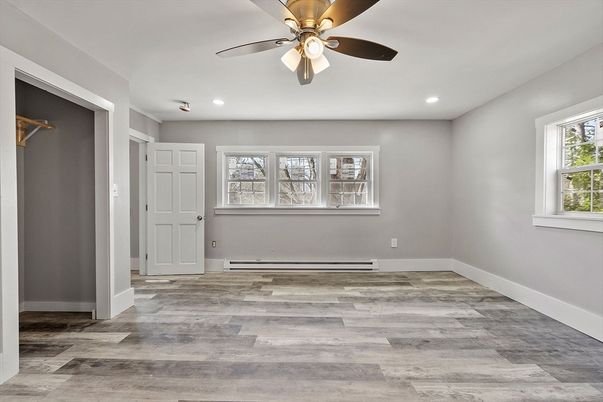 Empty room, Interior, Recessed Lighting, Wood Texture Flooring
