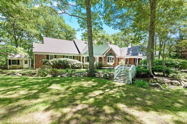 Backyard, Exterior, Facade, Brick Facade, Cape Cod