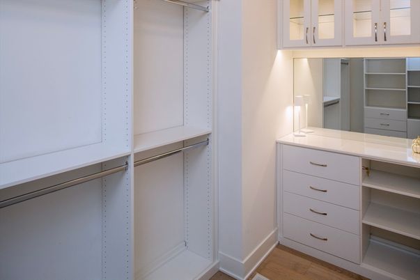 Interior, Walk-in Closets, Wood Texture Flooring